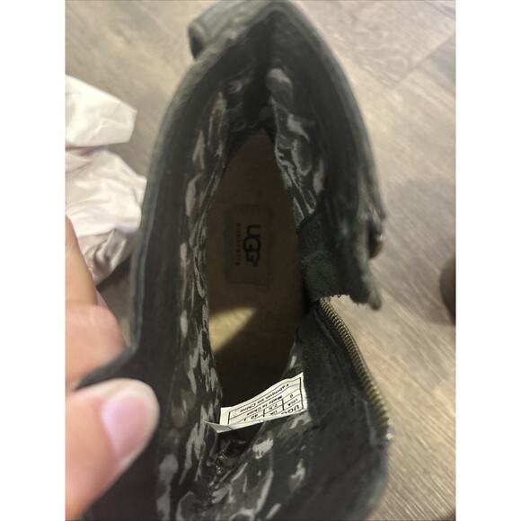 UGG Australia Womens Orion Black Leather Round Toe Ankle Booties Size 9 - Picture 8 of 10